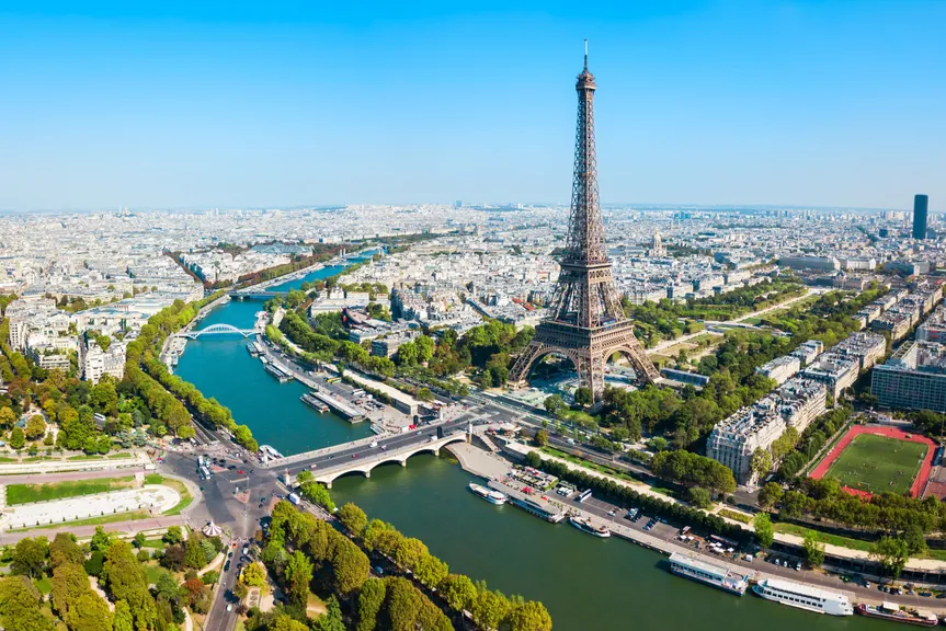 necesito un seguro para viajar a Francia como estudiante