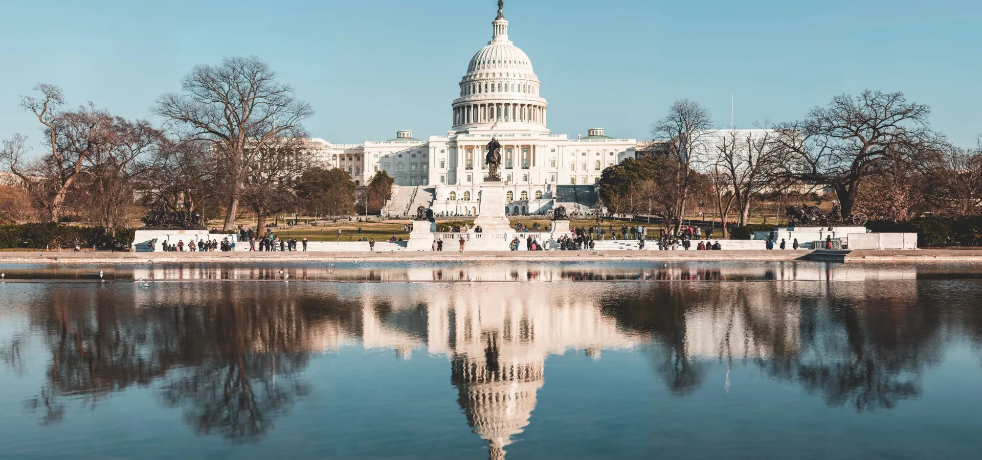 Stunning reflection of the united states capitol i — Seguro de viaje para Estados Unidos
